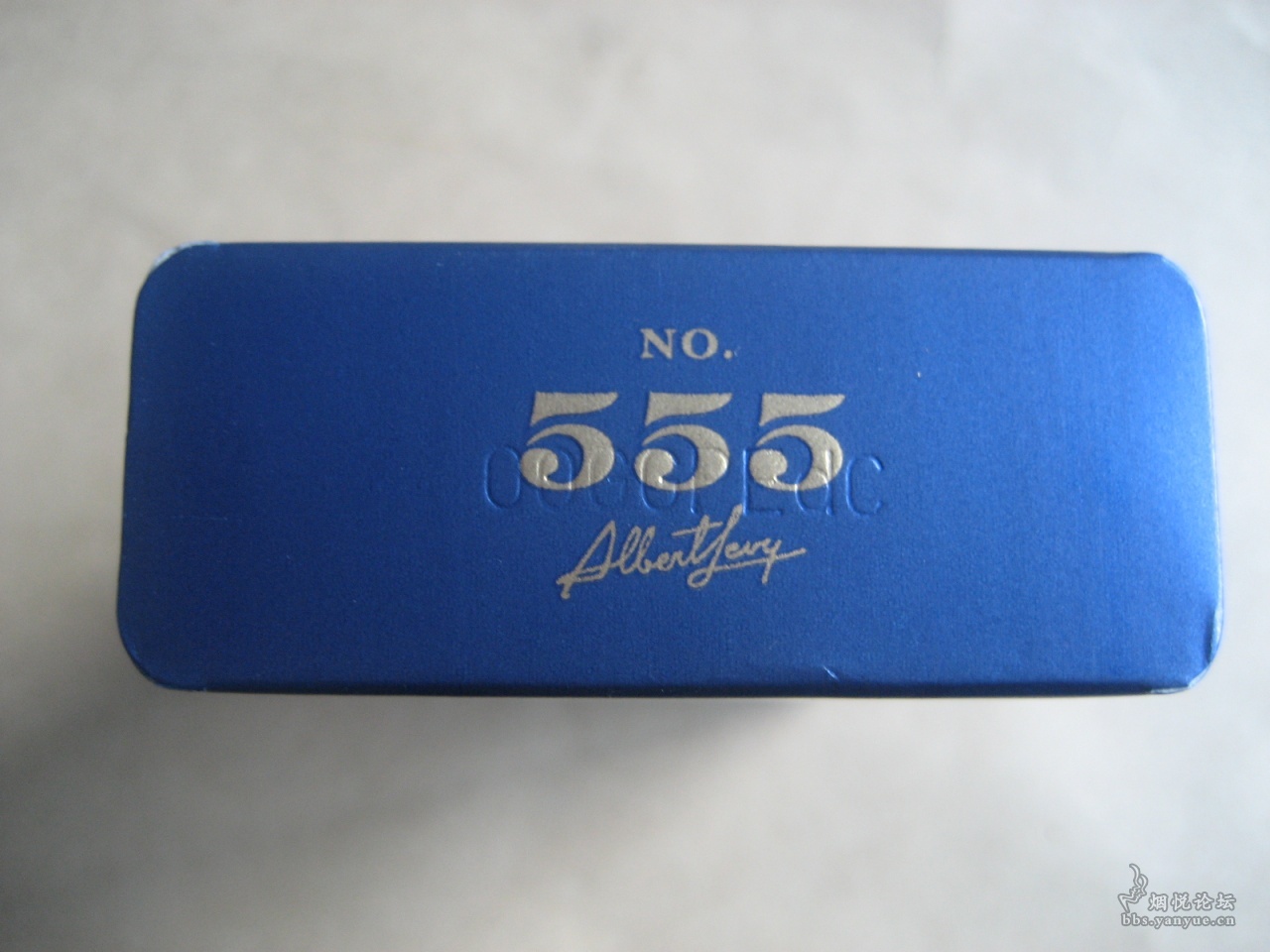 带你走进蓝色的世界——555亚太复古版本(金)香烟欣赏品吸 - 香烟漫谈