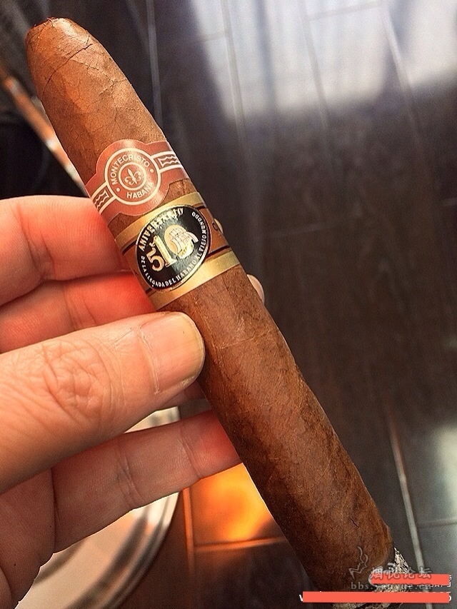 和雪茄大师的聊天记录,有兴趣的茄友可以看看。(想起新问题,已更新)