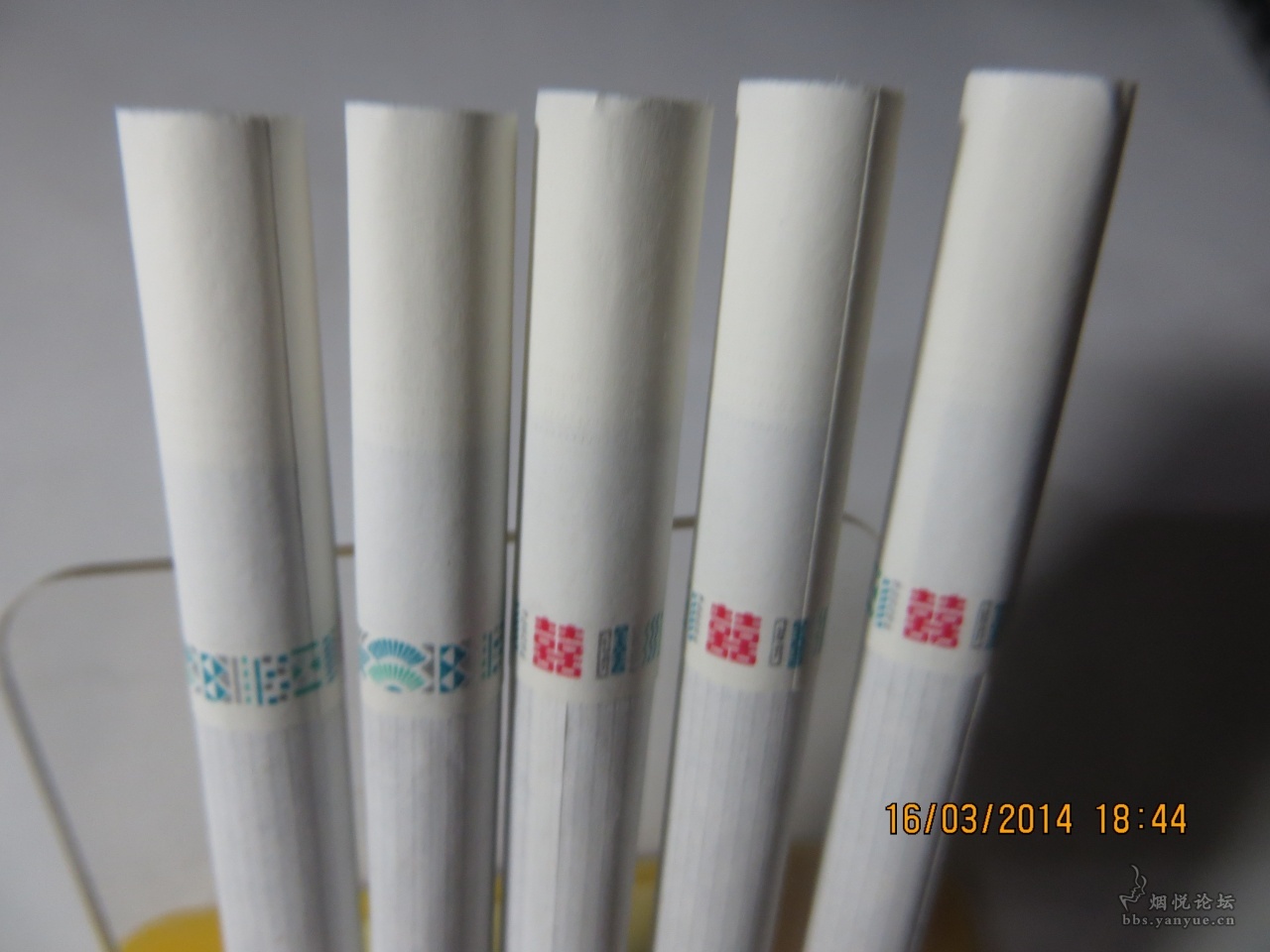 红双喜荷派香烟鉴赏——2支塑料包装薄荷味香烟鉴赏