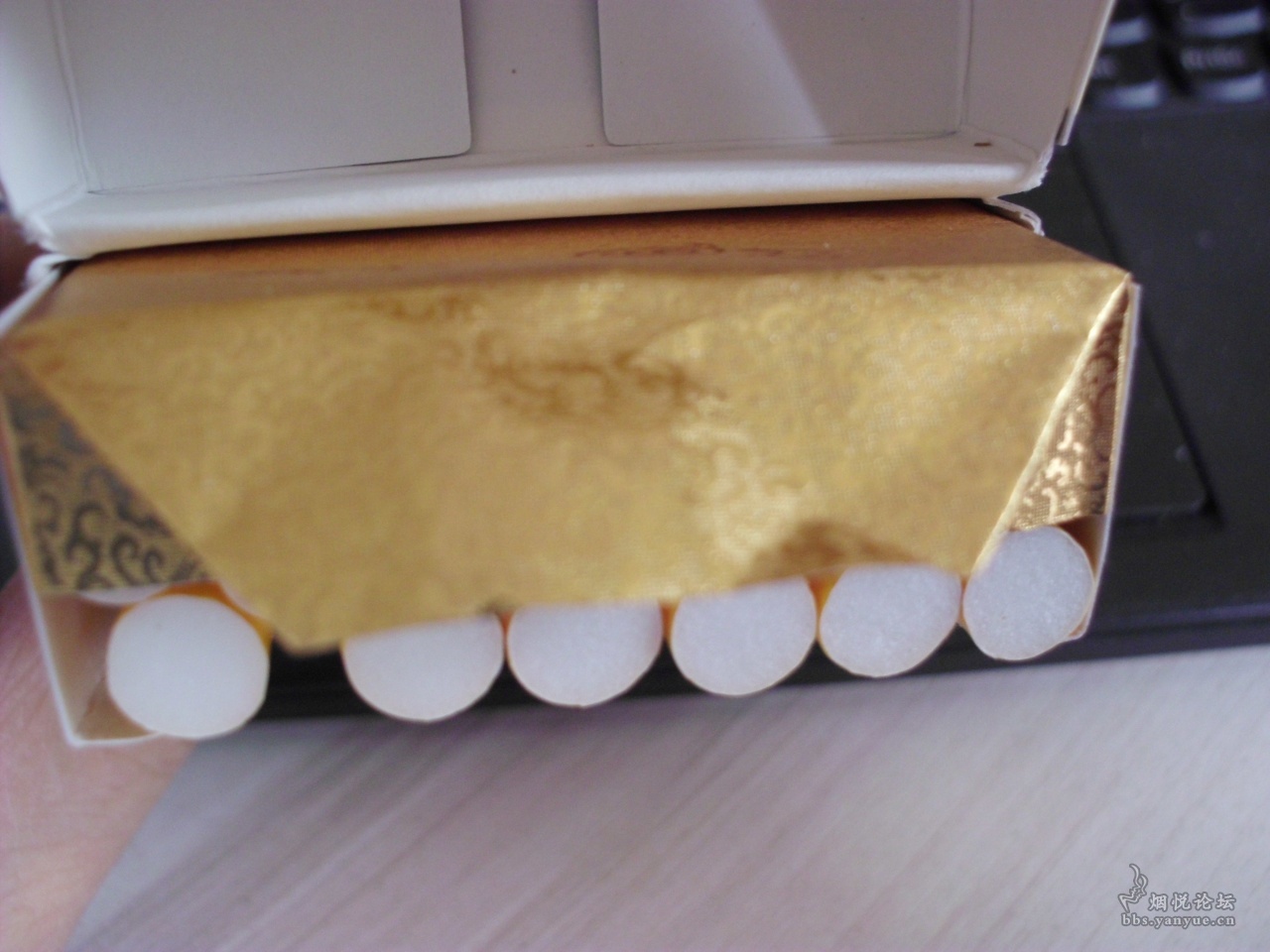 一包在云里雾里的烟九五