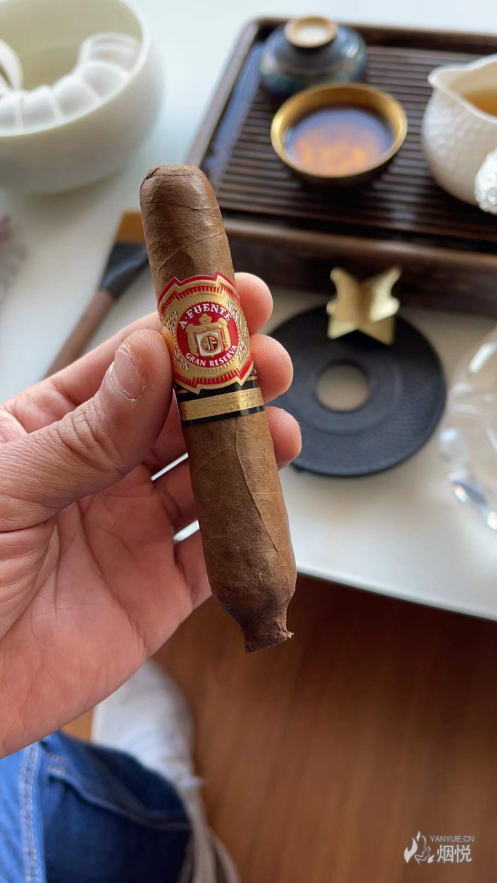 阿图罗·富恩特—海明威 畅销书 - 雪茄交流 - 烟悦网论坛