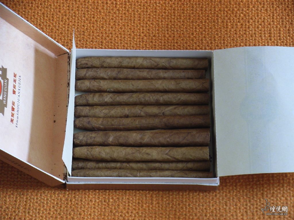 王冠微型雪茄图片