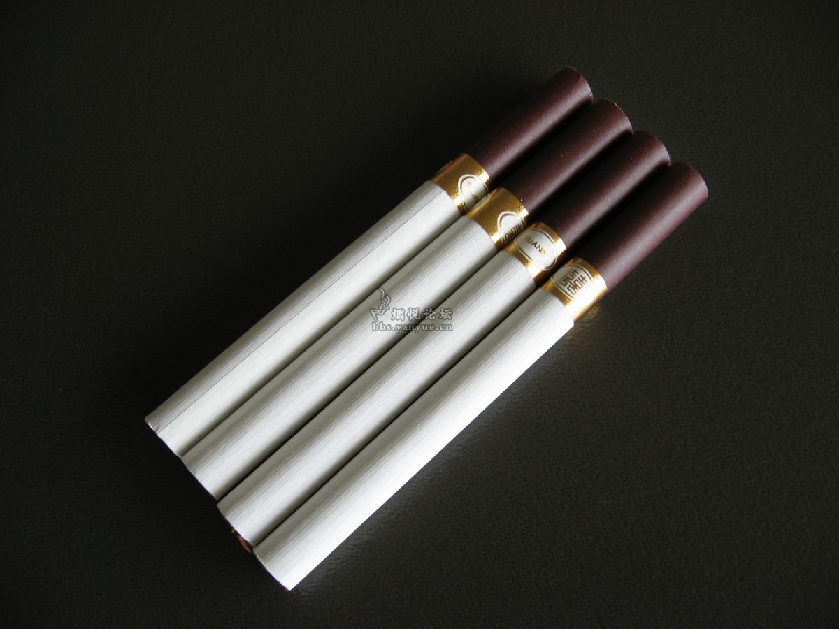 AAA香烟黑色图片