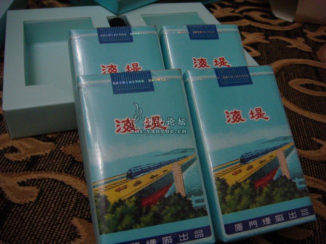 10月得到的2盒4包纪念版