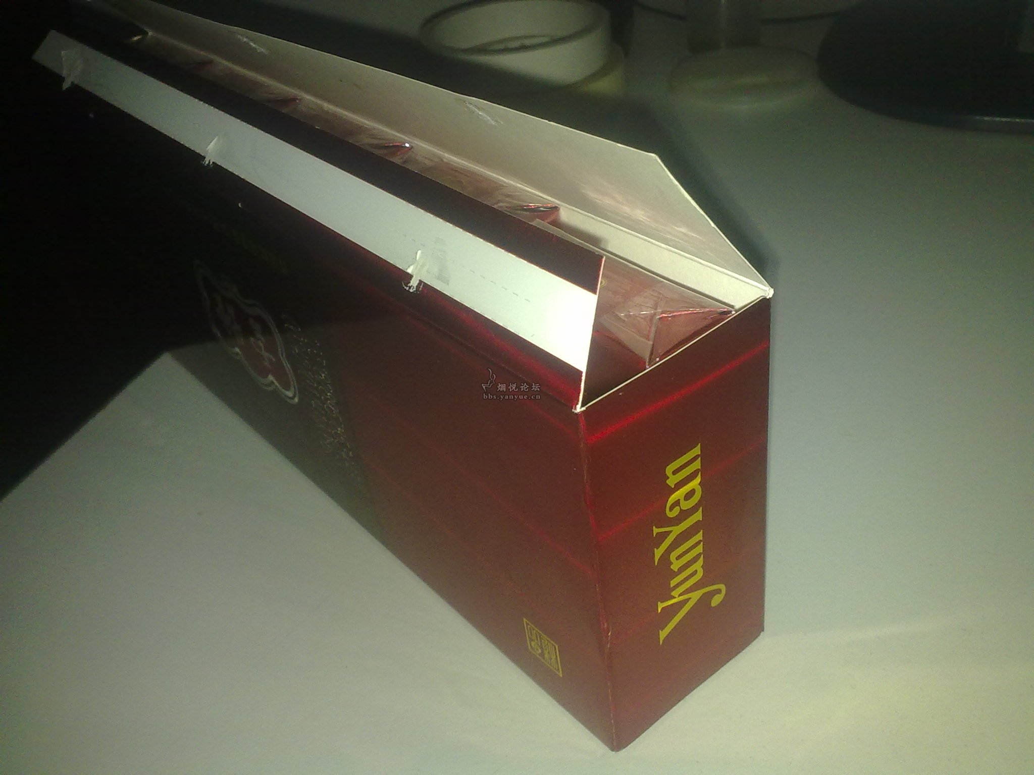 精品云烟(软紫)条盒怎么有2种包装