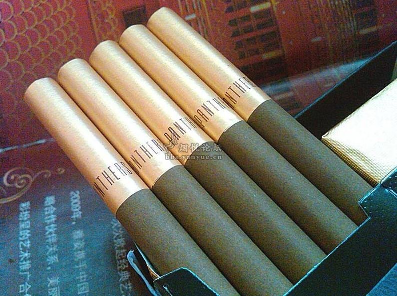 黑夜中的凶悍将军潘萨