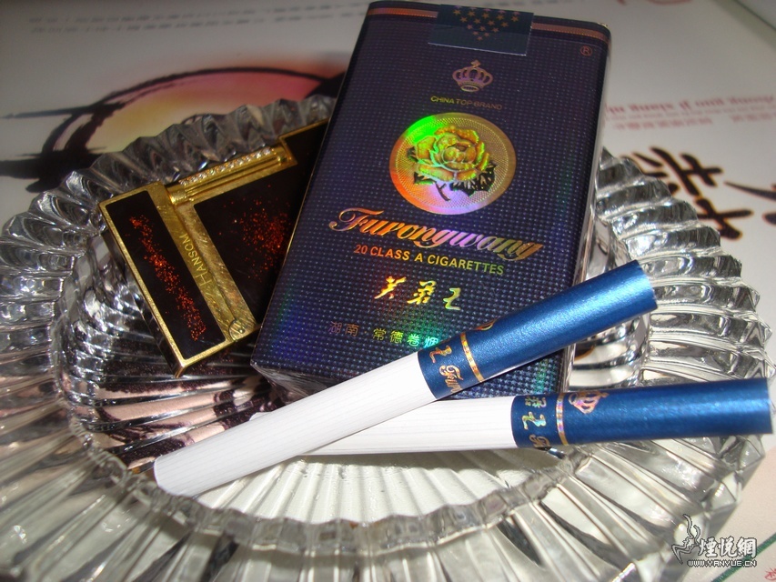 亲身烟食谈之出水芙蓉 蓝软芙蓉王>