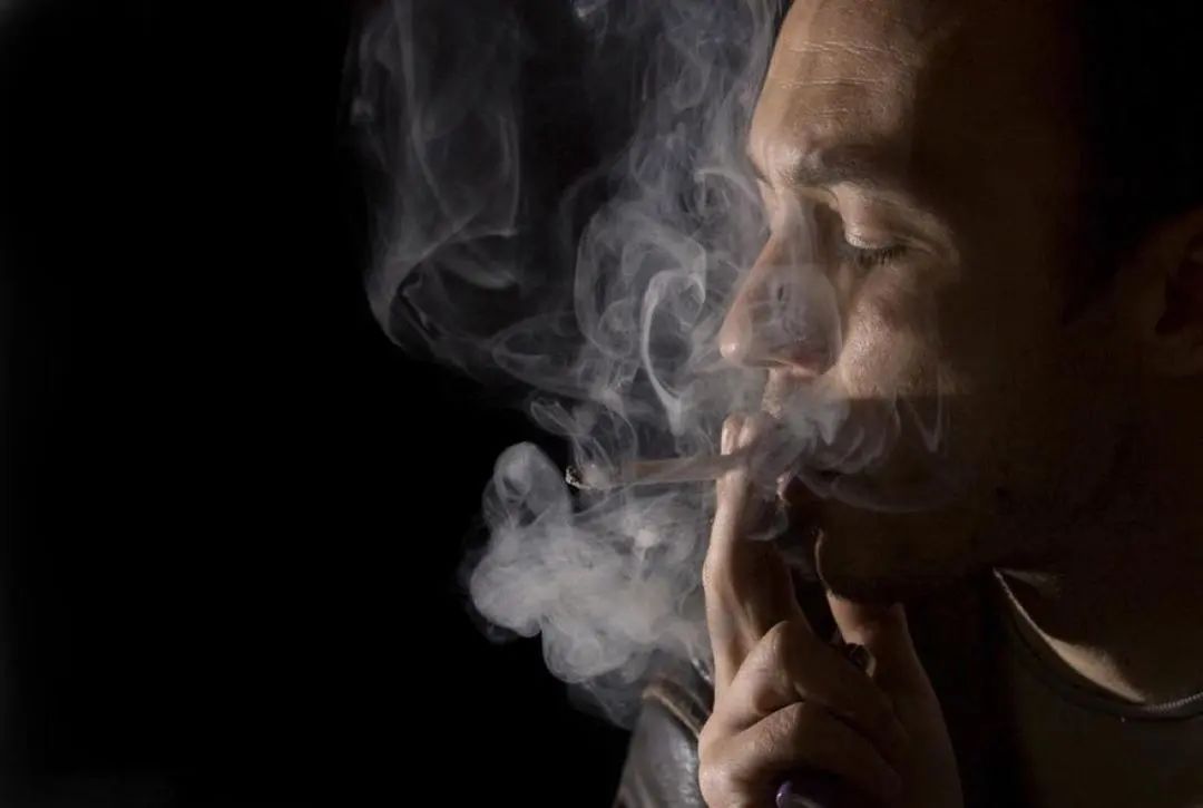 如何成为这样的烟民？ [视点-烟悦网]