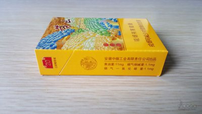 中国墨  名品   「黄山松煙 」 Amazon.co.jp: 黄山松煙 墨 黒 2本 Y : 文房具・オフィス用品