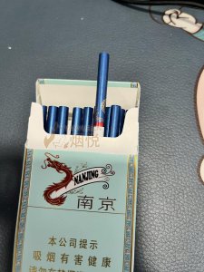 炫赫门烟嘴上的小孔图片