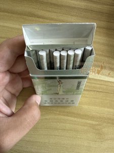 中国の巴陵十两银锭 南京(十二钗薄荷) 香烟正品价格表，真伪鉴别口感评测各地价格多少钱 コレクション